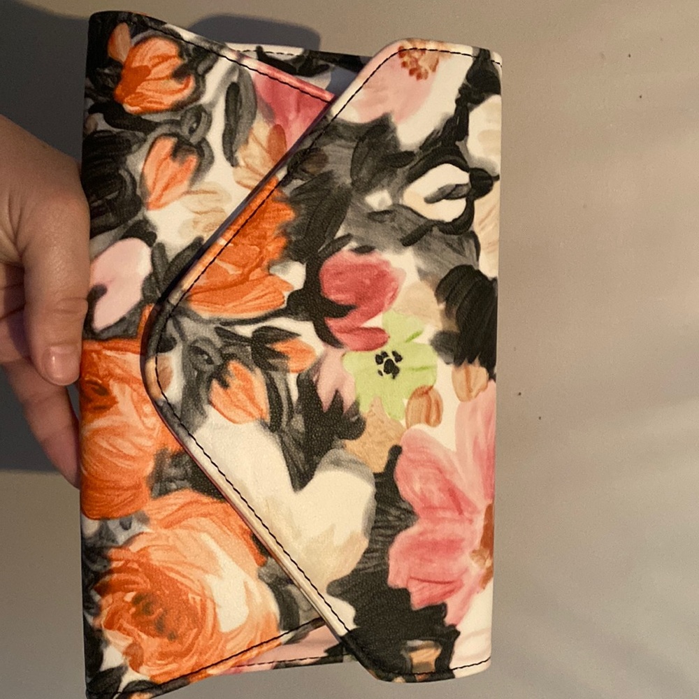I’m great condition I have never used it and probably will not use it.